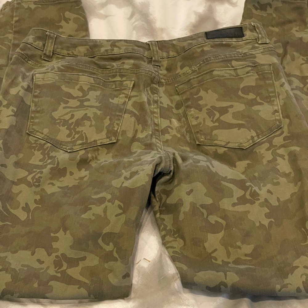 Kenneth‎ Cole Reaction 28 Camouflage Skinny Jeans - Picture 4 of 8